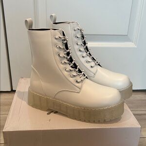Olivia Miller white combat boots with clear soles size 7.5 NWT NEW